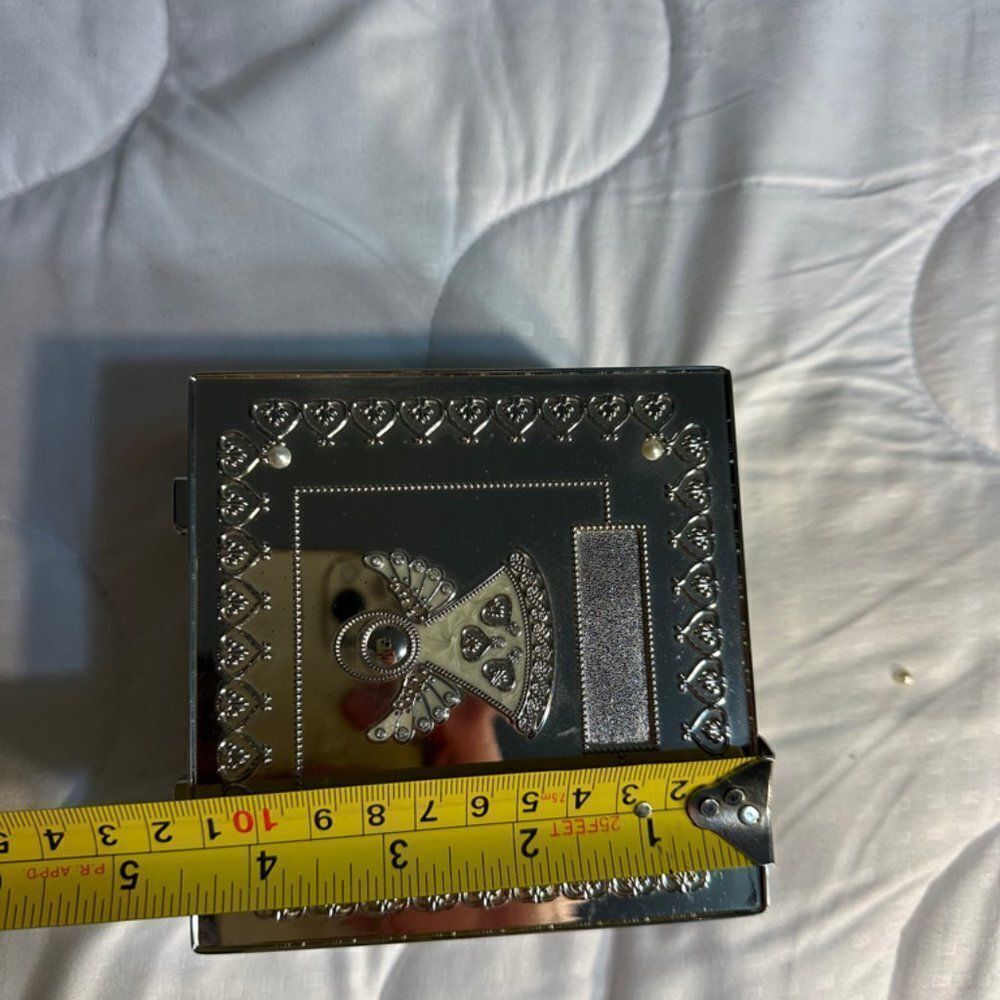 Shiny Jewelry Box - Picture 8 of 9